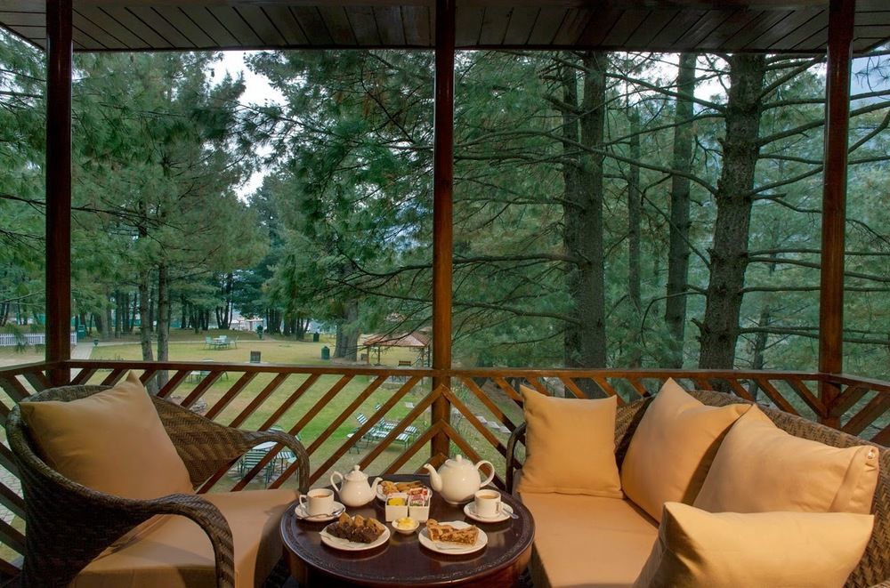 Hotel Senator Pine N Peak à Pahalgām Extérieur photo