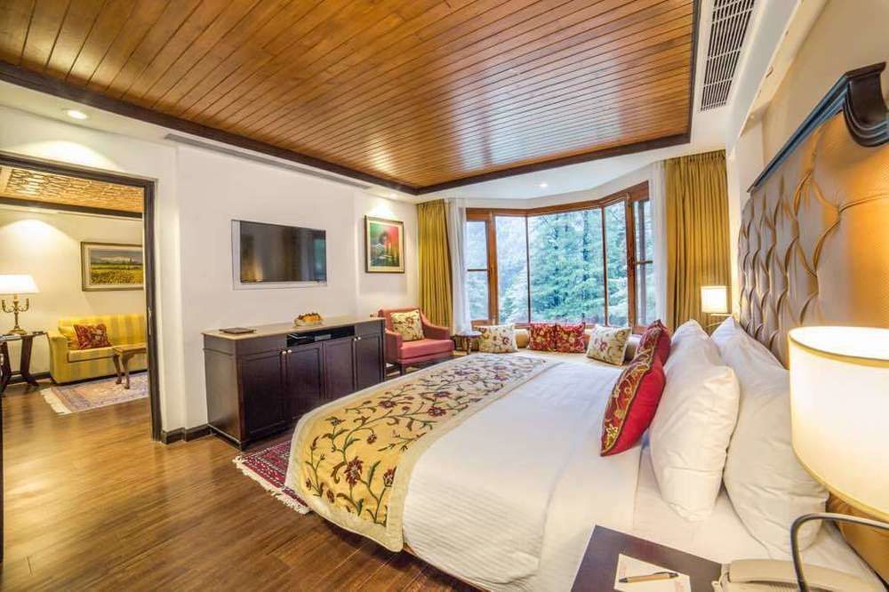 Hotel Senator Pine N Peak à Pahalgām Extérieur photo
